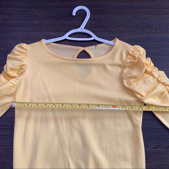 SWS Medium Yellow Puffed Long Sleeves Crew Neck Sweater - Picture 5 of 9